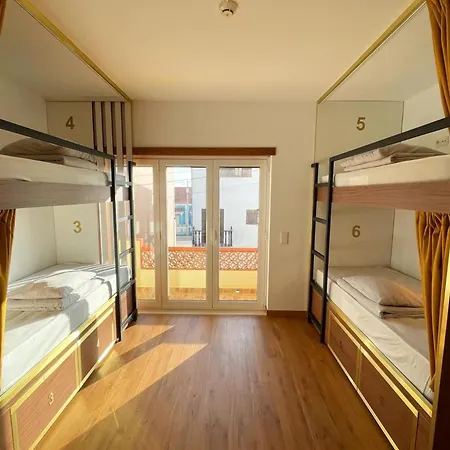 33 - Youth 18 To 35 Only Albergue