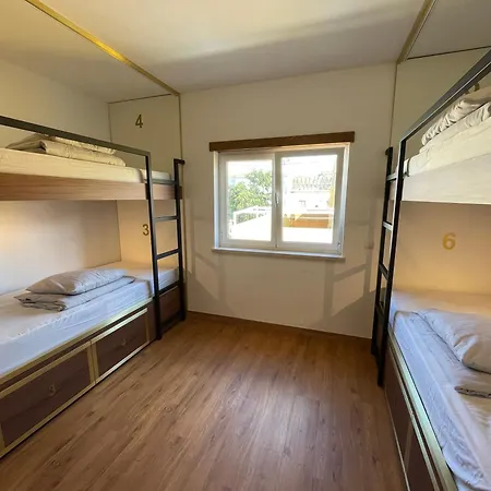 Albergue 33 - Youth 18 To 35 Only *