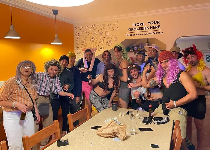 אכסניה 33 - Youth 18 To 35 Only