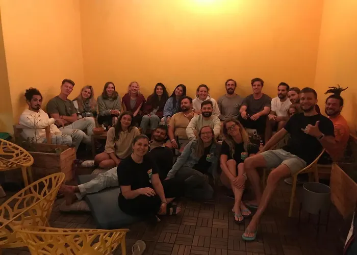 33 - Youth 18 To 35 Only אכסניה בליאל