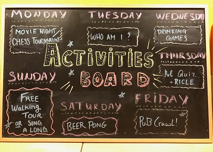 אכסניה 33 - Youth 18 To 35 Only בליאל