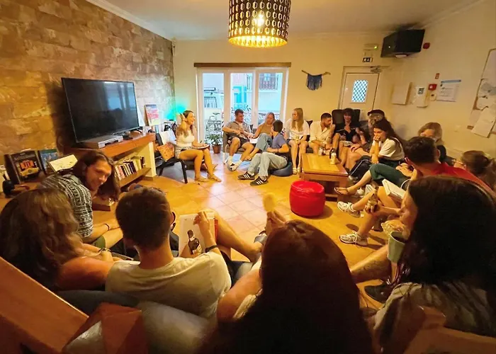 33 - Youth 18 To 35 Only אכסניה