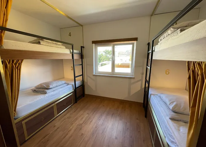 Hostel 33Hostel - Solo Traveller 18 To 35 Only *
