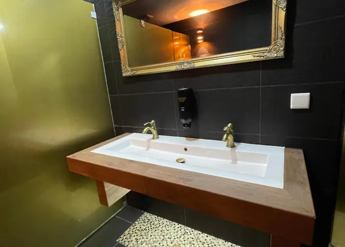 33 - Youth 18 To 35 Only בליאל