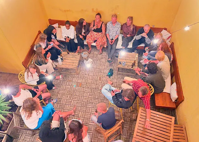 אכסניה 33 - Youth 18 To 35 Only