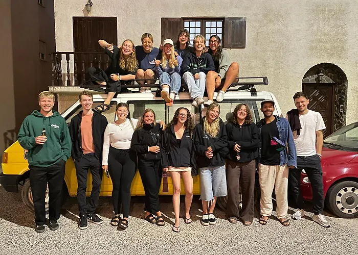 33 - Youth 18 To 35 Only אכסניה בליאל